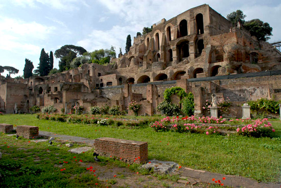 Domus Tiberiana - Esterno